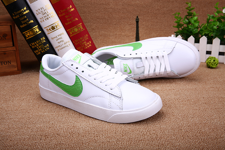 Men Nike Tennis Classic KOREA White Green
